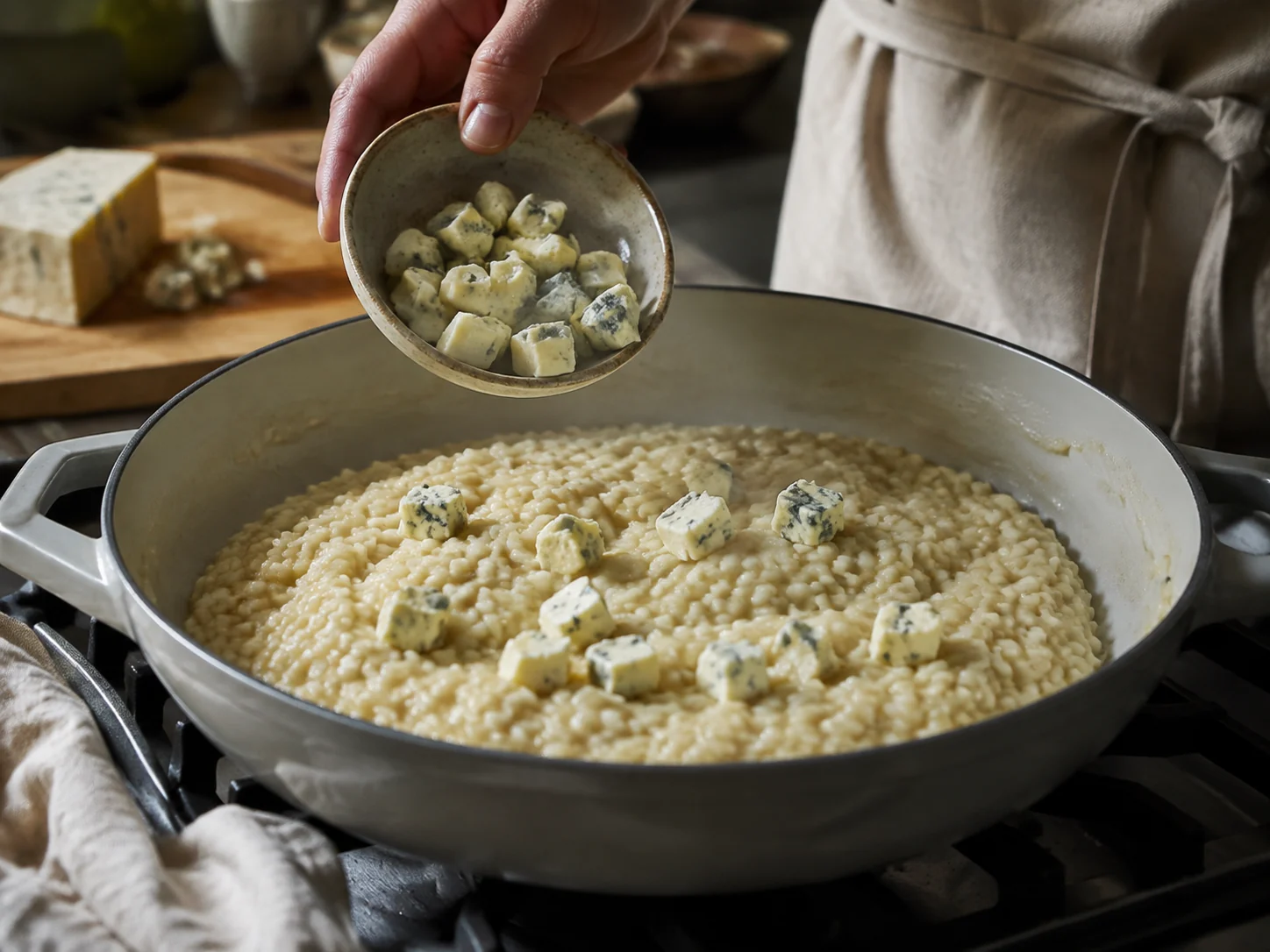 Ризотто с горгонзолой | Фото подпункта 12 | Viva Cucina Ризотто с горгонзолой: фото процесса приготовления — доведите блюдо до единой сочной текстуры, не перегревая нежные ингредиенты